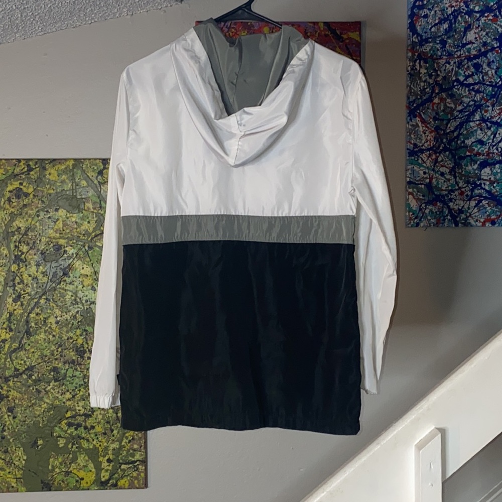 Beautiful Giant Jacket - Picture 2 of 3